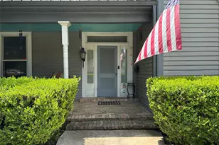 818 E Elm St, Hillsboro, TX 76645 - Photo 2