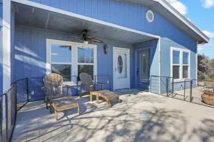 2712 Austin Dr, Granbury, TX 76048 - Photo 2