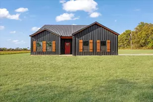 968 Co Rd 4040, Ector, TX 75439 - Photo 2