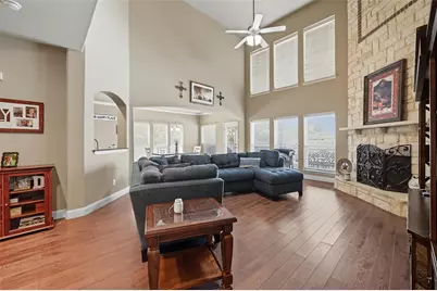4501 Woodcrest Lane, Mansfield, TX 76063 - Photo 2