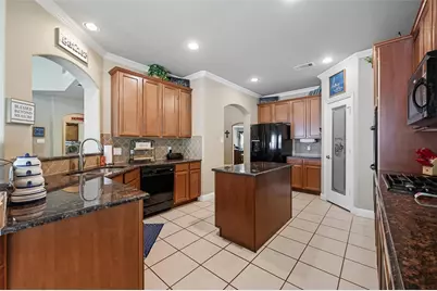 4501 Woodcrest Lane, Mansfield, TX 76063 - Photo 8