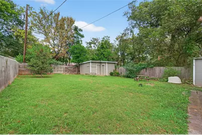 517 W Bullock Street, Denison, TX 75020 - Photo 32