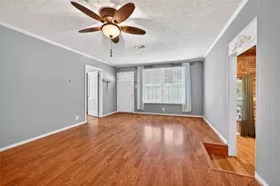 517 W Bullock St, Denison, TX 75020 - Photo 6