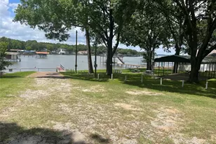 128 Crestwood Dr, Mabank, TX 75156 - Photo 34