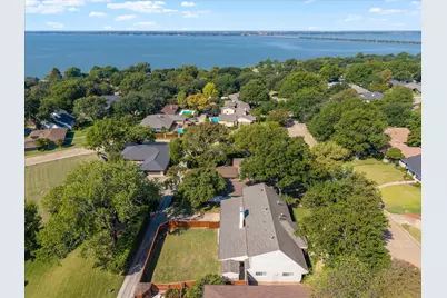 211 Rockbrook Drive, Rockwall, TX 75087 - Photo 2