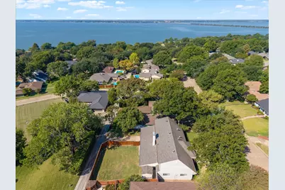 211 Rockbrook Drive, Rockwall, TX 75087 - Photo 2