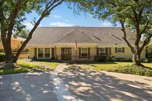 211 Rockbrook Dr, Rockwall, TX 75087 - Photo 1