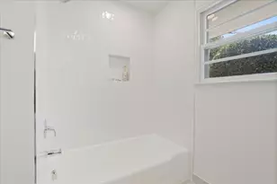 524 N Wharton St, Sherman, TX 75092 - Photo 18