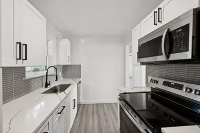 809 W Broadus Avenue, Fort Worth, TX 76115 - Photo 2