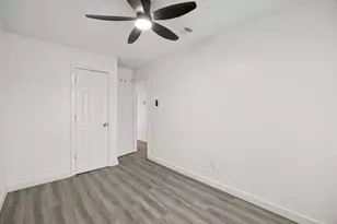 809 W Broadus Ave, Fort Worth, TX 76115 - Photo 12