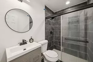 809 W Broadus Ave, Fort Worth, TX 76115 - Photo 10