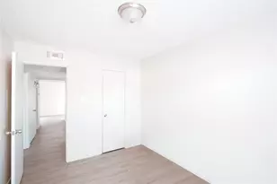 104 N Heights Dr, Crowley, TX 76036 - Photo 12