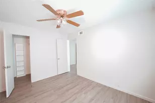 104 N Heights Dr, Crowley, TX 76036 - Photo 8