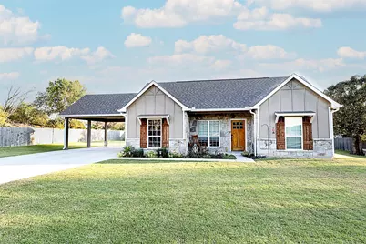 305 Main Street, Montague, TX 76251 - Photo 2