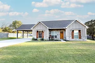 305 Main St, Montague, TX 76251 - Photo 2