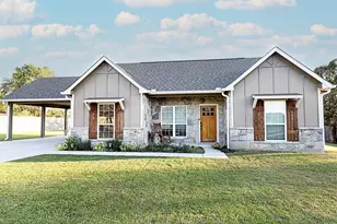 305 Main St, Montague, TX 76251 - Photo 1