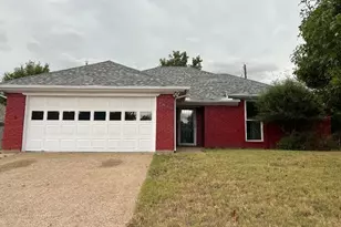 1500 Hyde Park Blvd, Cleburne, TX 76033 - Photo 1