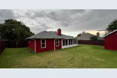 1500 Hyde Park Boulevard, Cleburne, TX 76033 - Photo 4