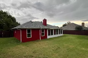 1500 Hyde Park Blvd, Cleburne, TX 76033 - Photo 4