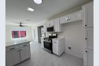 1500 Hyde Park Boulevard, Cleburne, TX 76033 - Photo 10