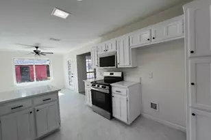 1500 Hyde Park Blvd, Cleburne, TX 76033 - Photo 10