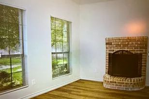 322 W Anderson St, Weatherford, TX 76086 - Photo 2