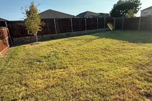 421 Beekeeper Dr, Fort Worth, TX 76131 - Photo 18