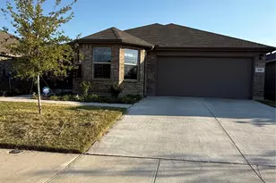 421 Beekeeper Dr, Fort Worth, TX 76131 - Photo 2