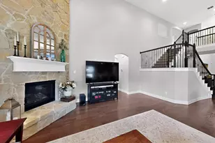 400 Clear Creek Dr, Mansfield, TX 76063 - Photo 4