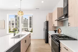 2015 N Prairie Ave, Dallas, TX 75204 - Photo 12