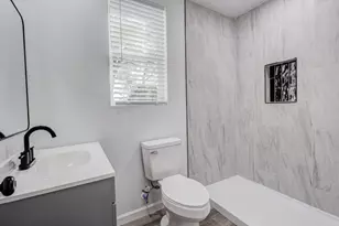 322 NE 29th St, Grand Prairie, TX 75050 - Photo 10