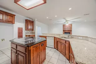 8932 Thornberry Dr, North Richland Hills, TX 76182 - Photo 10