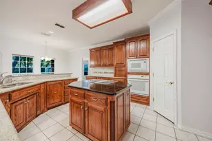 8932 Thornberry Dr, North Richland Hills, TX 76182 - Photo 8