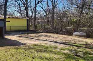 14029 Sitting Bull Dr, Log Cabin, TX 75148 - Photo 18