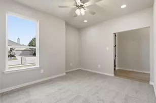 697 Fossil Wood Dr, Saginaw, TX 76179 - Photo 6