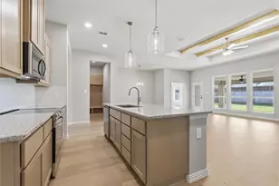 697 Fossil Wood Dr, Saginaw, TX 76179 - Photo 10