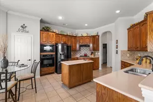 8402 Pecan Creek Dr, Arlington, TX 76001 - Photo 8