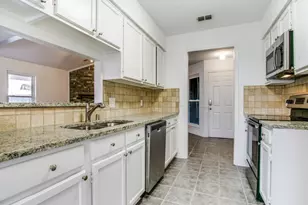 2411 Bayberry Ln, Euless, TX 76039 - Photo 12