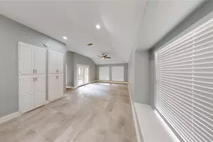 8343 Crystalwood Dr, Dallas, TX 75249 - Photo 6