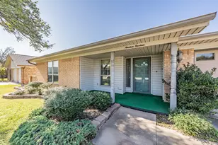 1914 Roosevelt Dr, Pantego, TX 76013 - Photo 1