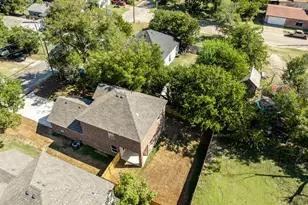 204 Robbins St, Cleburne, TX 76031 - Photo 28