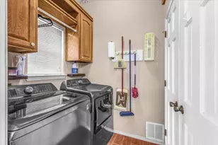 104 Carriage Hill Ct, Weatherford, TX 76087 - Photo 12