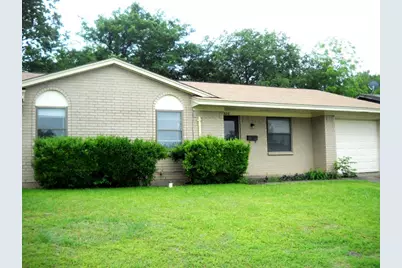 520 Sweetbriar Drive, Lewisville, TX 75067 - Photo 1