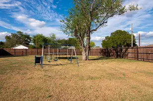 512 N Roberts St, West, TX 76691 - Photo 26