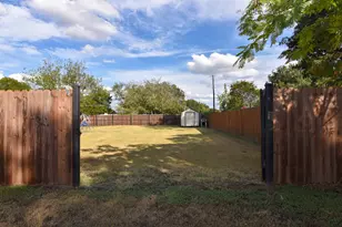 512 N Roberts St, West, TX 76691 - Photo 28