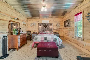 206 Laramie Lake Dr, Powderly, TX 75473 - Photo 16