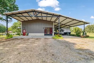 206 Laramie Lake Dr, Powderly, TX 75473 - Photo 2