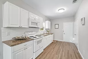 717 E Davis Ave, Fort Worth, TX 76104 - Photo 8