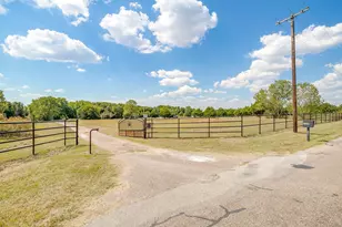 2900 County Rd 425, Cleburne, TX 76031 - Photo 38