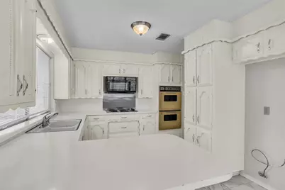 8409 Main Street, North Richland Hills, TX 76182 - Photo 6